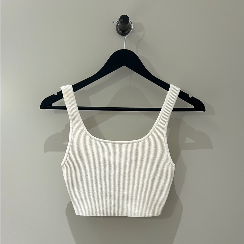 Aritzia Babaton White Ribbed Cropped Tank
